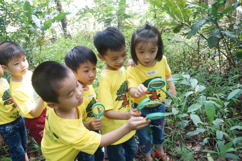 “I Am A Junior Explorer” / "Nhà Thám Hiểm Nhí”