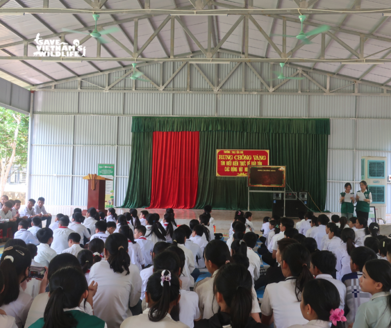 Read more about the article NEARLY 400 STUDENTS AND TEACHERS OF YEN KHE SECONDARY SCHOOL JOIN HANDS TO PROTECT WILDLIFE
